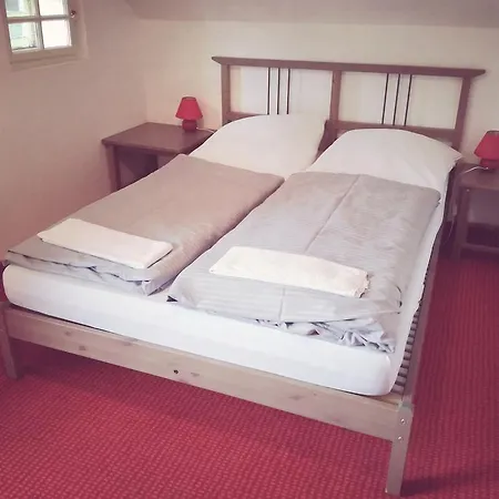 阿特尔腾旅舍 *