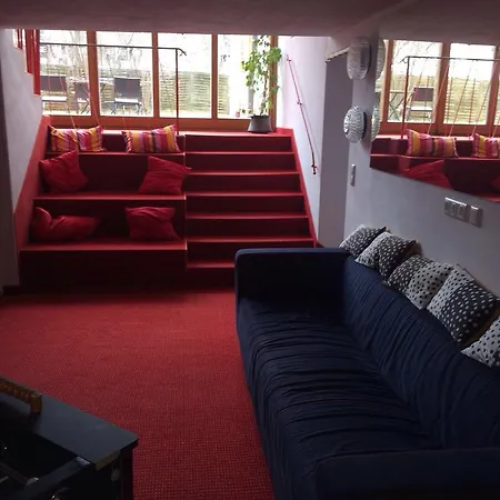 데어 아틀레텐 호스텔 *